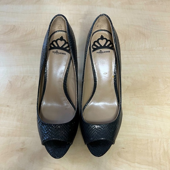 Black heels with snake skin details - Picture 2 of 6